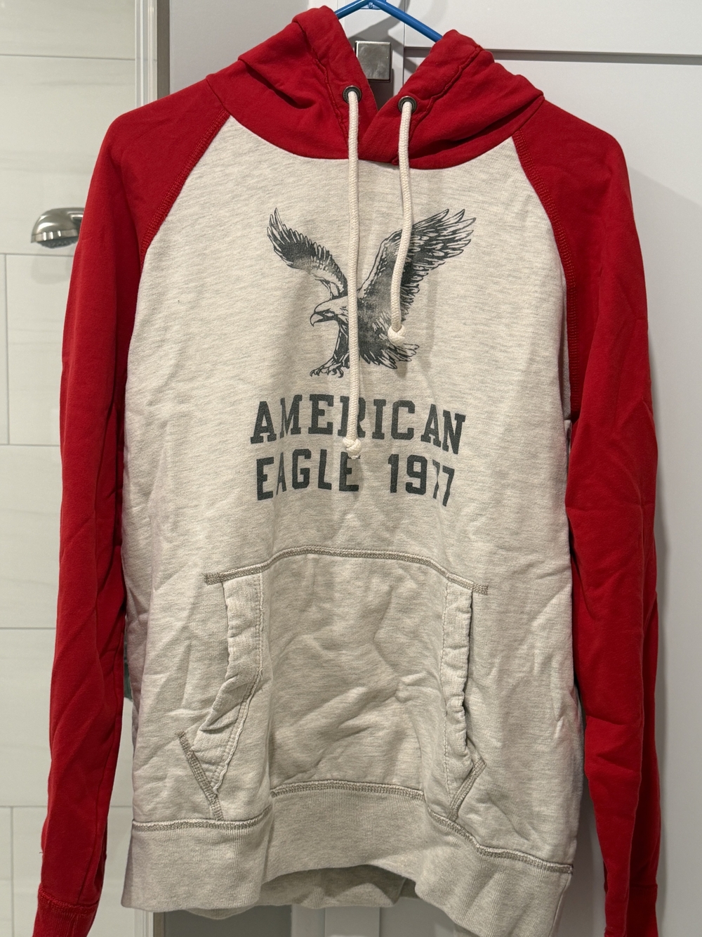 Men's American Eagle Outfitters  Raglan Pullover Hoodie, Size Large